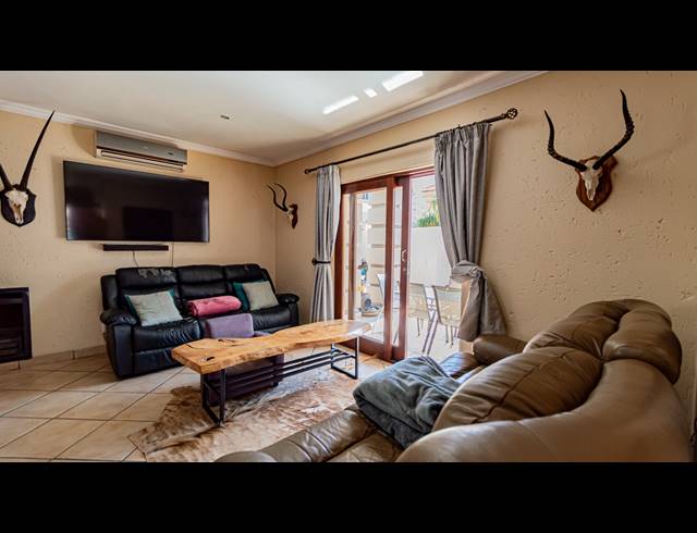 3 BEDROOM SECTIONAL TITLE FOR SALE IN MORELETA PARK